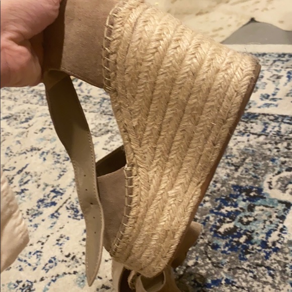 marc fisher espadrille wedge tan - Picture 3 of 4